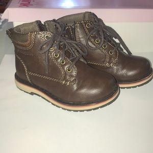Toddler boy’s fall/winter boots size 8 gently used